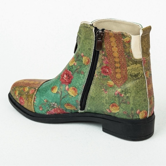 Goby‎ Let Your Soul Free Booties - Picture 3 of 9